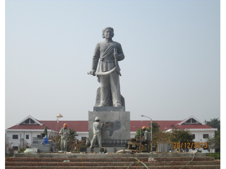 TƯỢNG ĐÀI