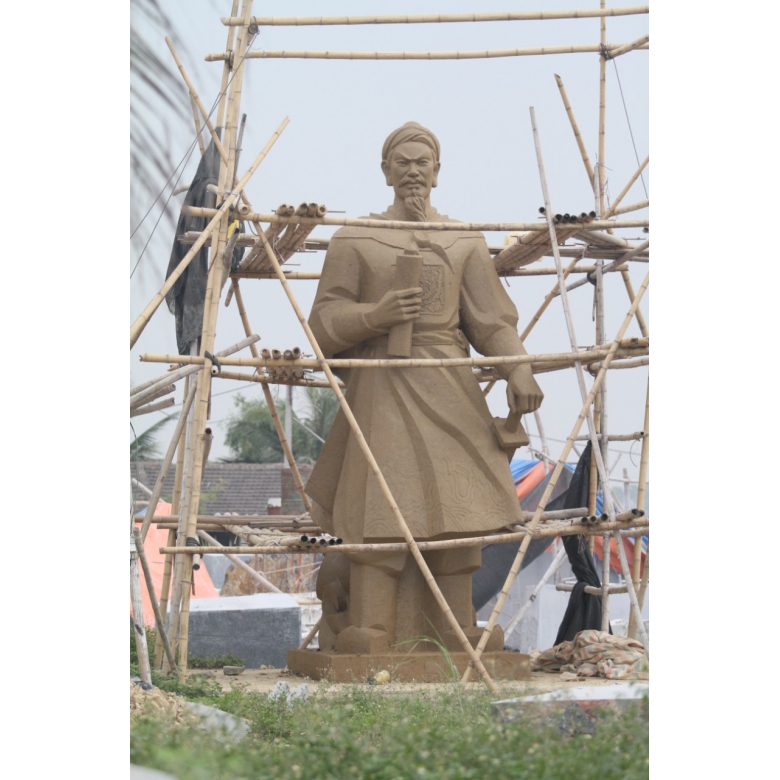 02. Tượng đài chiến sỹ vùng mỏ QN-2