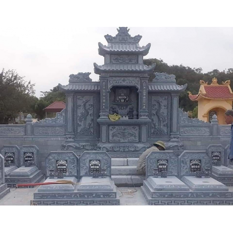 Lăng tẩm, cột đá đình chùa 5